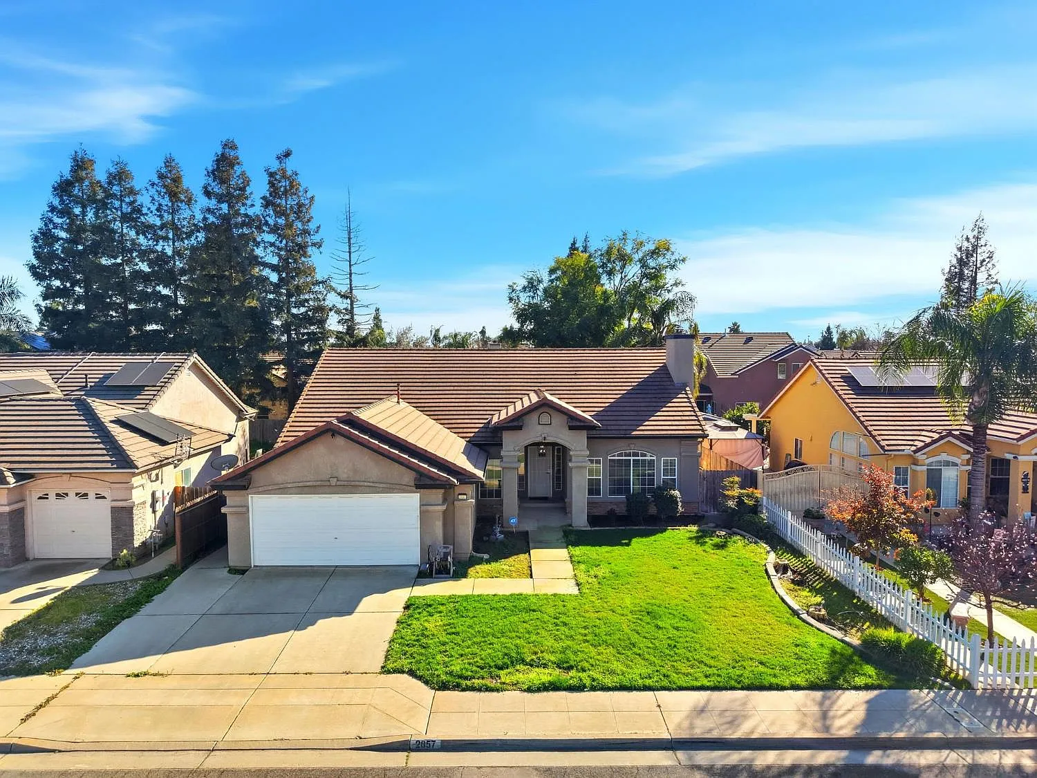 2857 E Ryan Ln photo 1