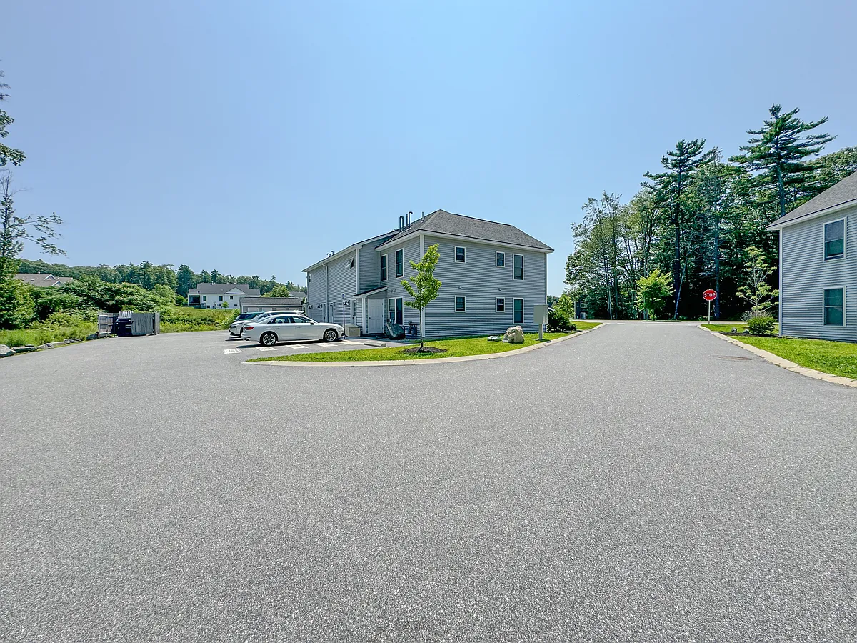 Building Photo - 51 Aster Ln #5