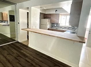 201 NW 7th St APT 206, Miami, FL 33136