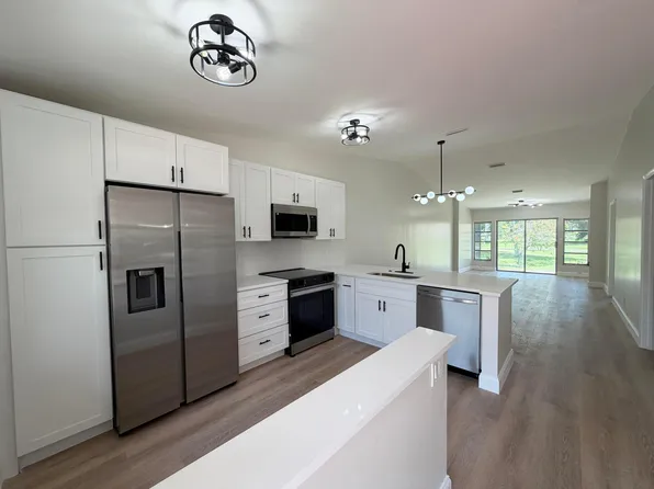 18720 Schooner Dr, Boca Raton, FL 33496