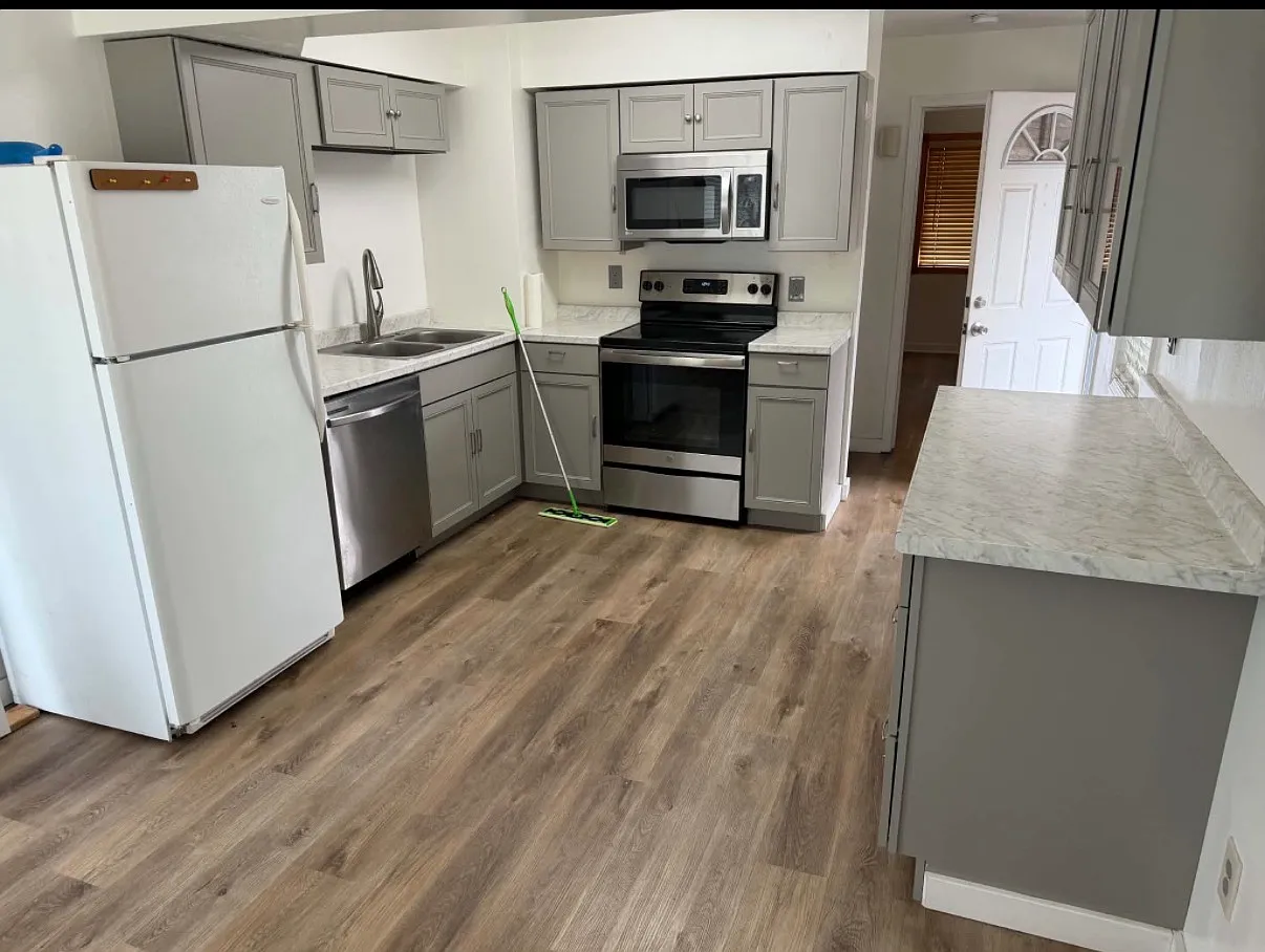 3 bed, 1584 sqft, $1,800 — Photo 2