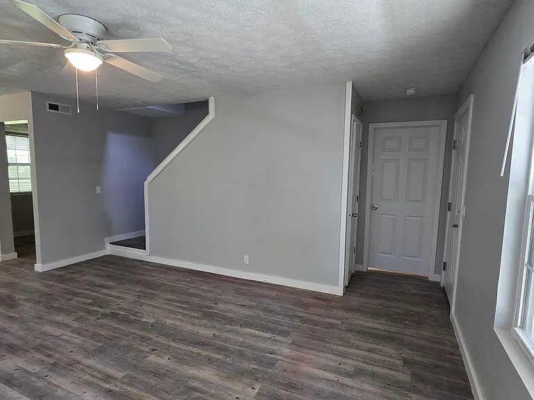 511 Claiborne St — Photo 3