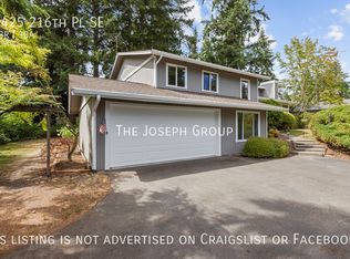 3425 216th Pl SE, Sammamish, WA 98075
