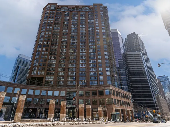 44 Saint Joseph St, Toronto, ON