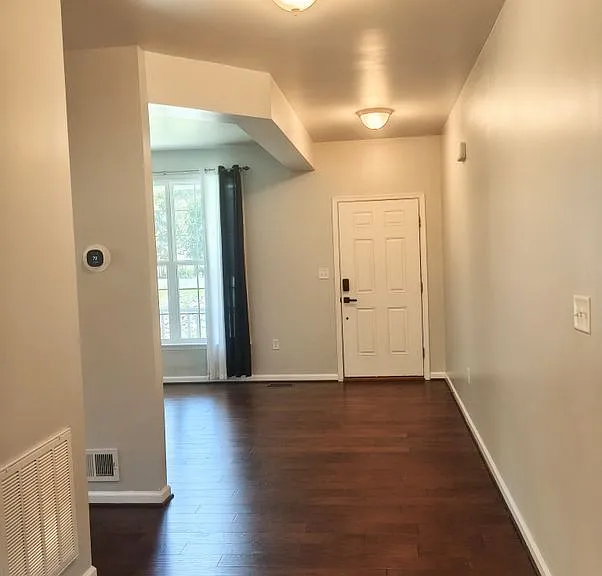 2913 Lakeview Pkwy — Photo 4