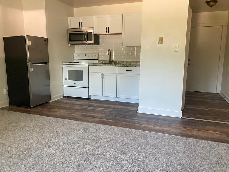 321 W Old Indian Trl — Photo 1