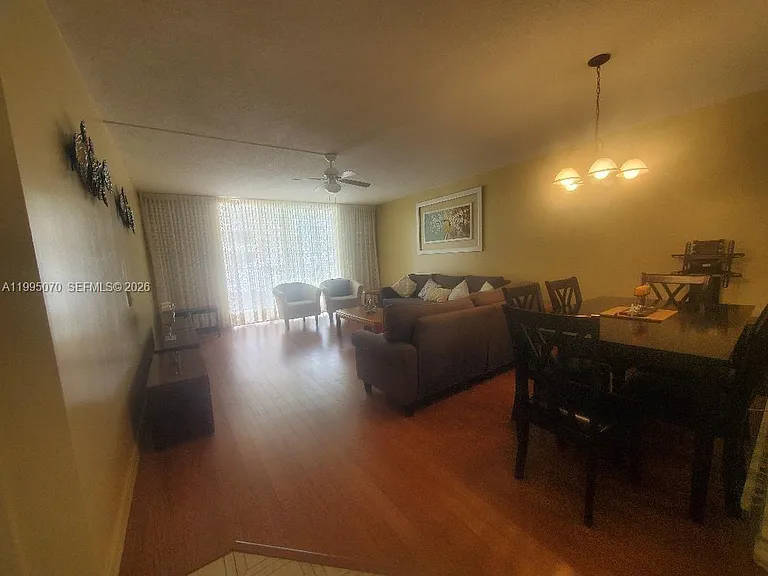 319 NE 14th Ave #207 — Photo 3