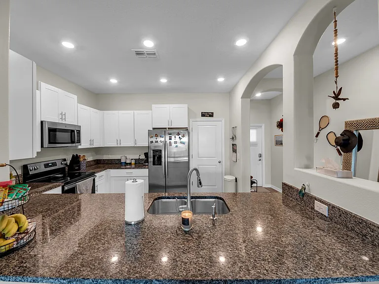 736 Royal Empress Dr — Photo 10