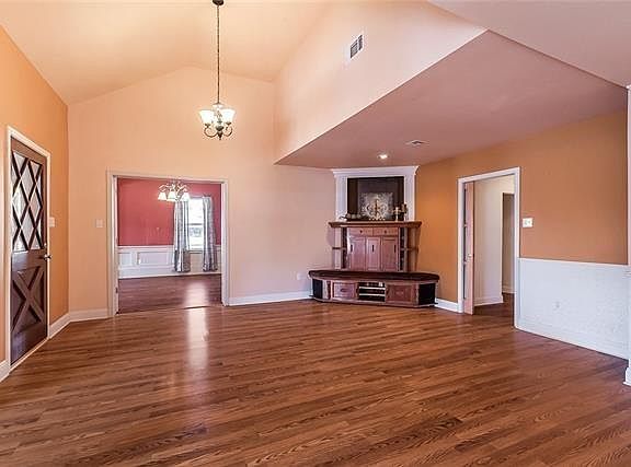 4th image of 2596 4th St