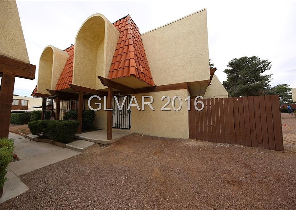 1st image of 3501 Villa Knolls South Dr