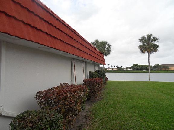 5th image of 19 Waterford Cir #A