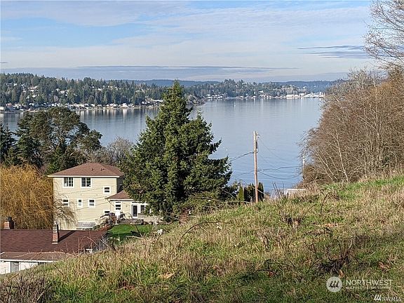 3rd image of 3213 Marjorie Lane SE