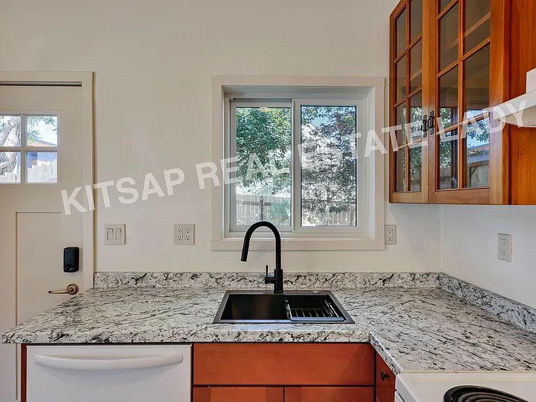 15449 Washington Ave NE #101 — Photo 9