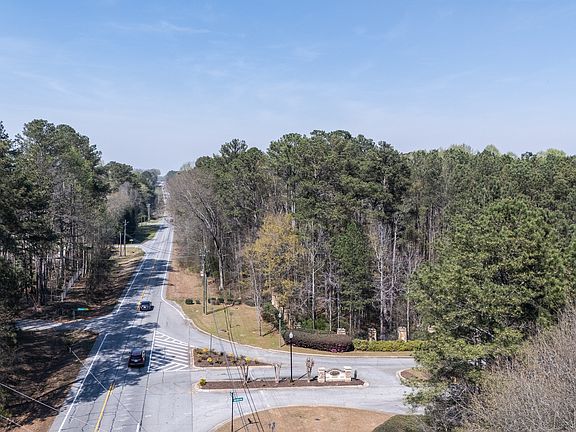 2nd image of 110 Longcreek Dr