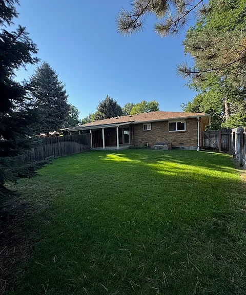 2024 Custer Dr — Photo 2