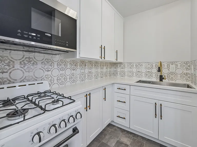 14420 Vista Real Apts — Photo 14