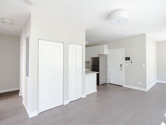2nd image of 1554 W Hollywood Ave APT 304