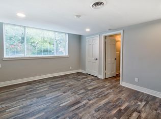 552 S 34th St APT 4, Omaha, NE 68105