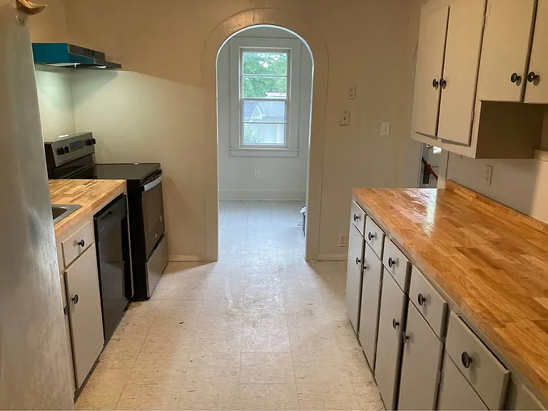 136 E Williams Rd — Photo 5