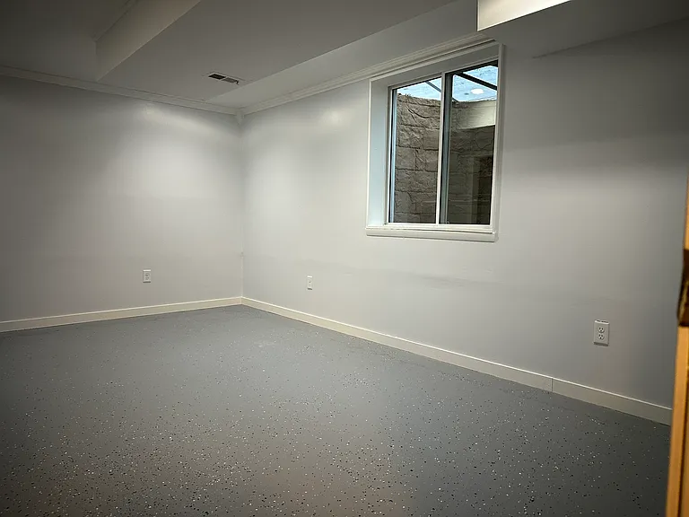 1621 Southridge Dr — Photo 29