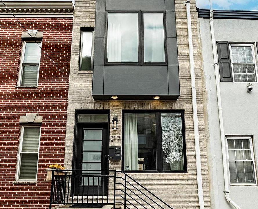 1st image of 2117 Fernon St