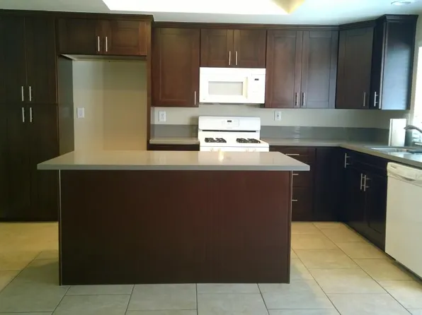 21724 Lake Vista Dr, Lake Forest, CA 92630