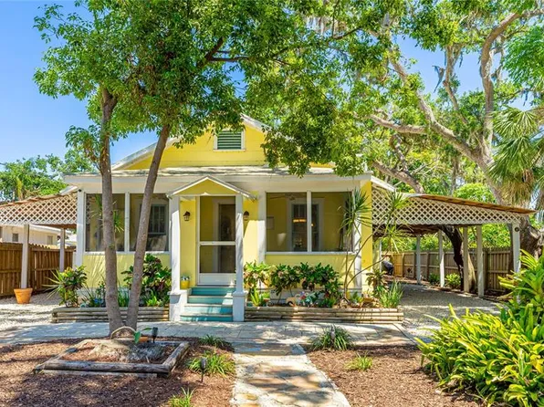4721 Garcia Ave, Sarasota, FL 34233