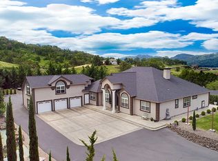 865 Cross Creek Dr, Roseburg, OR 97471