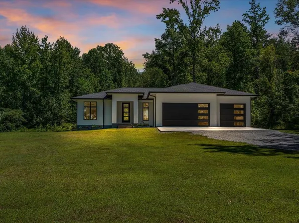 220 S Woods Rd, McMinnville, TN 37110