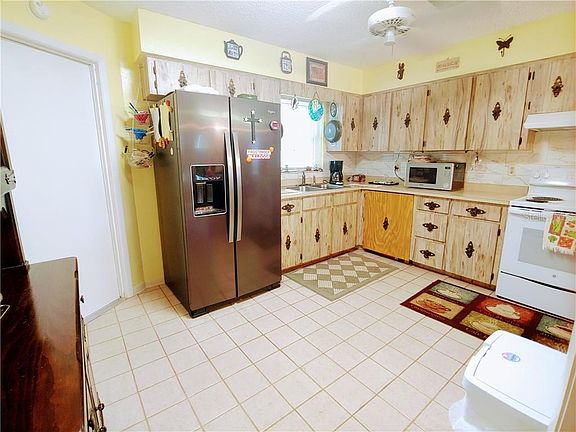 2nd image of 506 Wood Ave