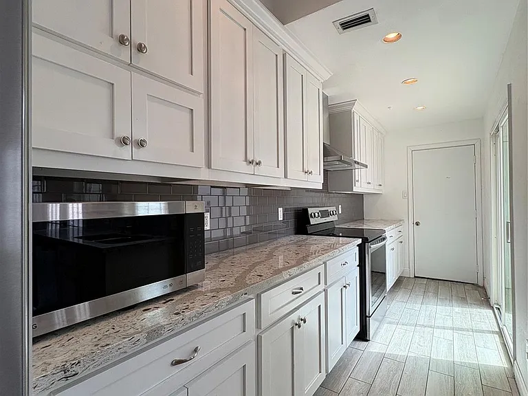 12625 Memorial Dr — Photo 16