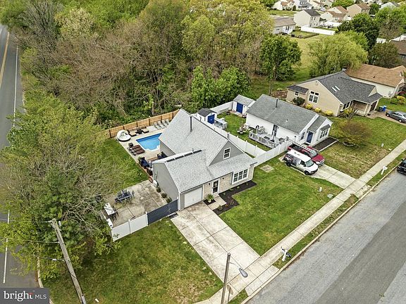 2nd image of 301 Whethersfield Dr