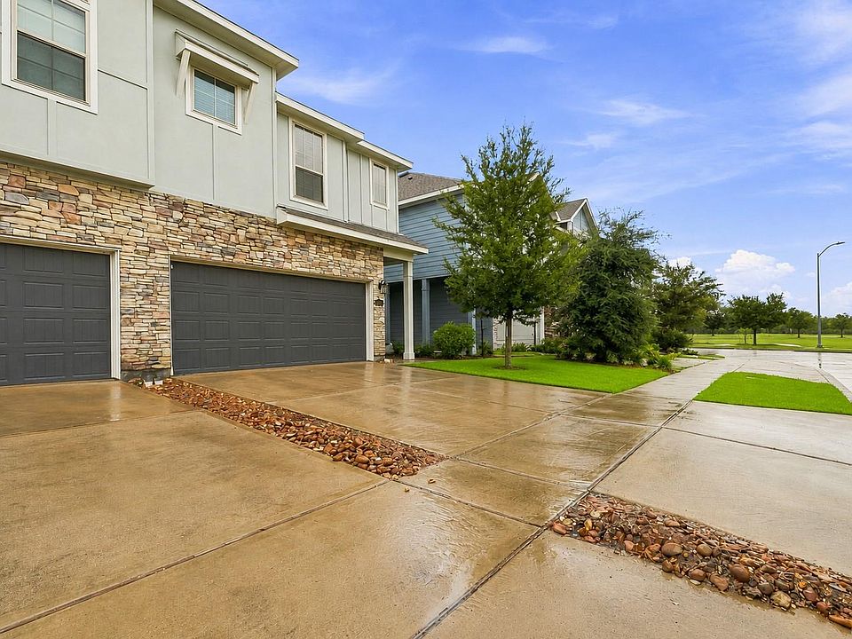 1st image of 4215 Champlain Way