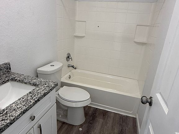 5th image of 227 N Ridgewood Dr #203