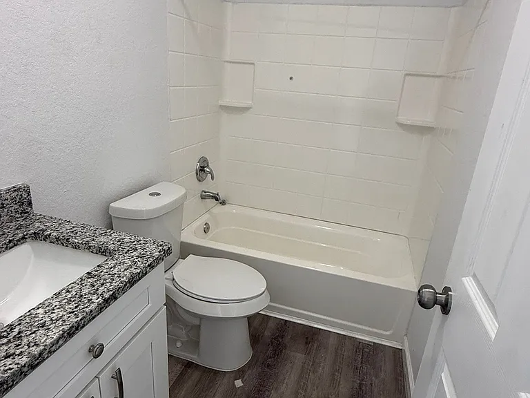 227 N Ridgewood Dr #203 — Photo 5