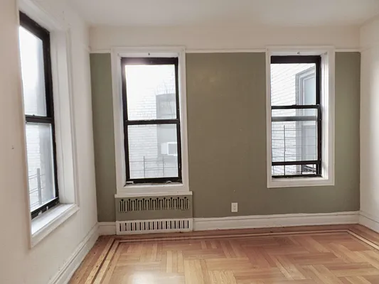 Rented by Albert Attias, LREB | media 11