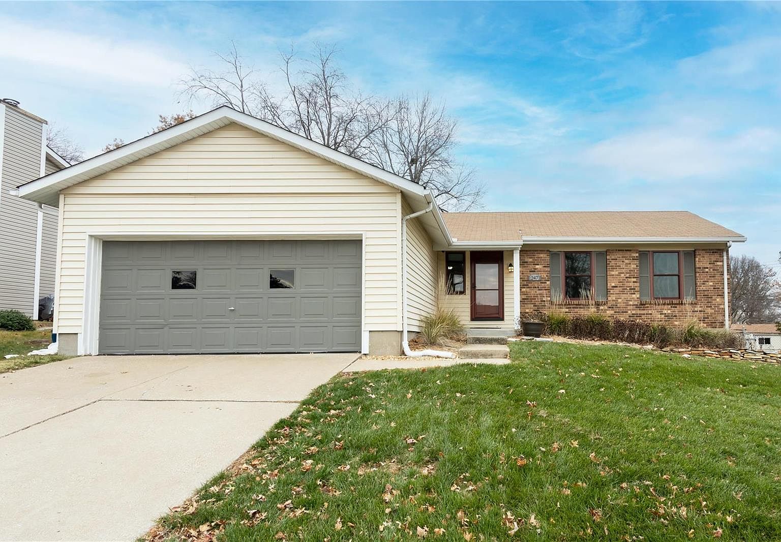 MIN★ 12471 Marine Ave, Maryland Heights, MO 63043 | Zillow