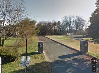 902 Daniels Farm Rd, Trumbull, CT 06611