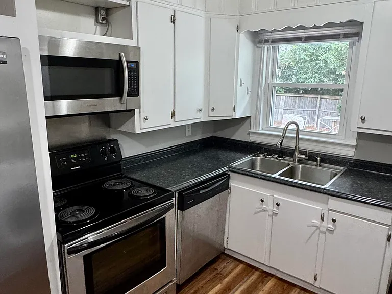 1307 Willow St #B — Photo 10