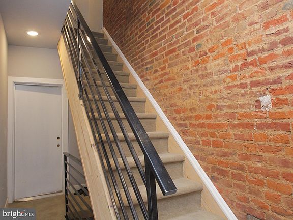 2nd image of 1915 E Dauphin St #6
