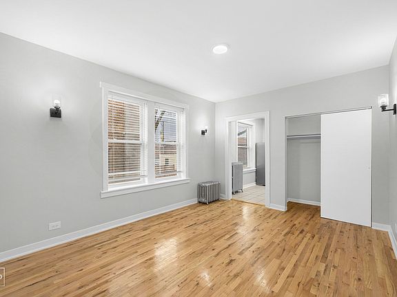 4th image of 4720 S Drexel Blvd #4724-2D