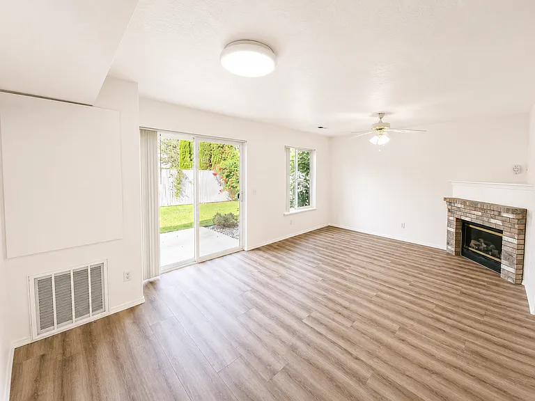 1429-1439 W Hyacinth Ln #1451 — Photo 3
