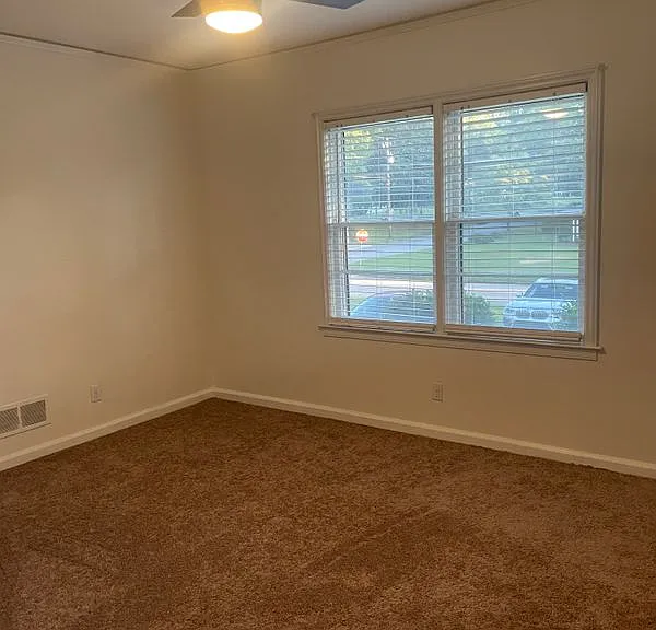 3039 Lynn Dr SW — Photo 5