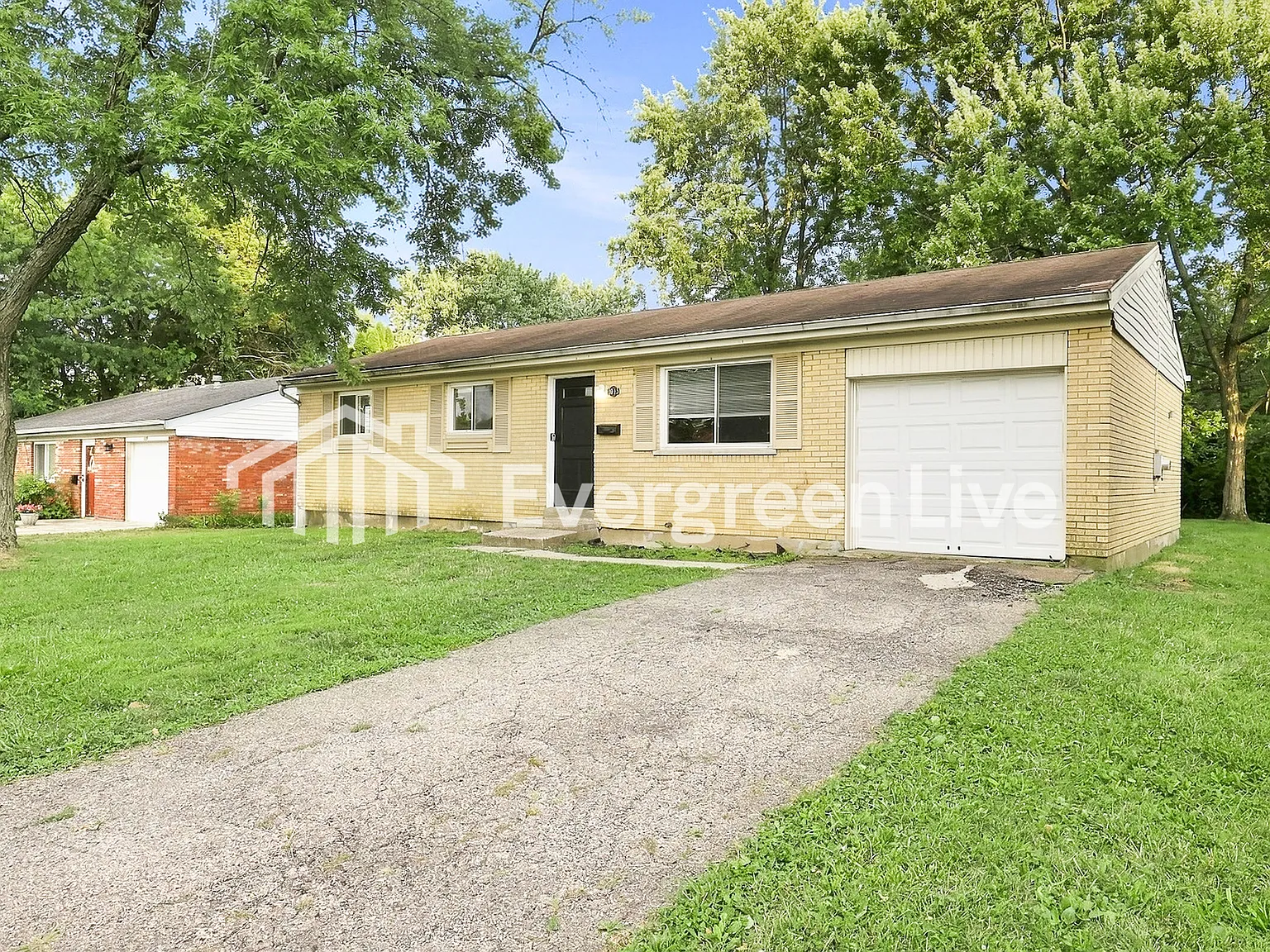 3 bed, 1.0 bath, 925 sqft, $1,595 — Photo 2