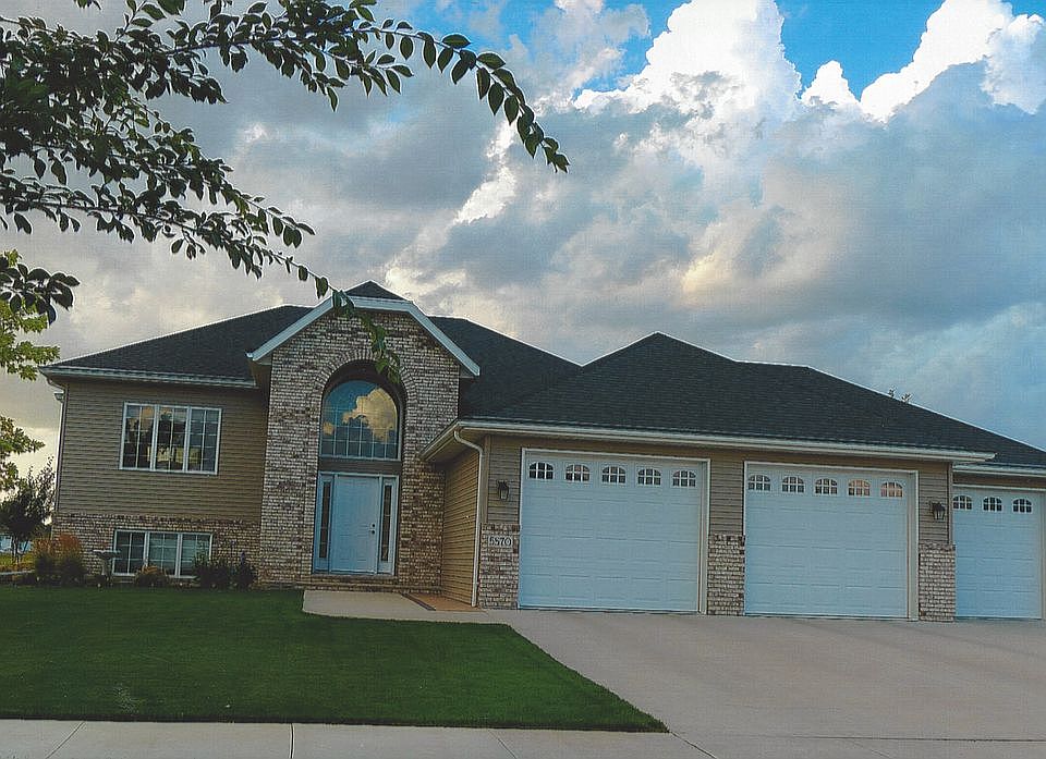 1st image of 5570 W Prairiewood Dr
