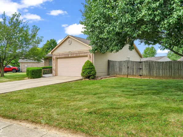 1171 Autumn Dr, Mooresville, IN 46158