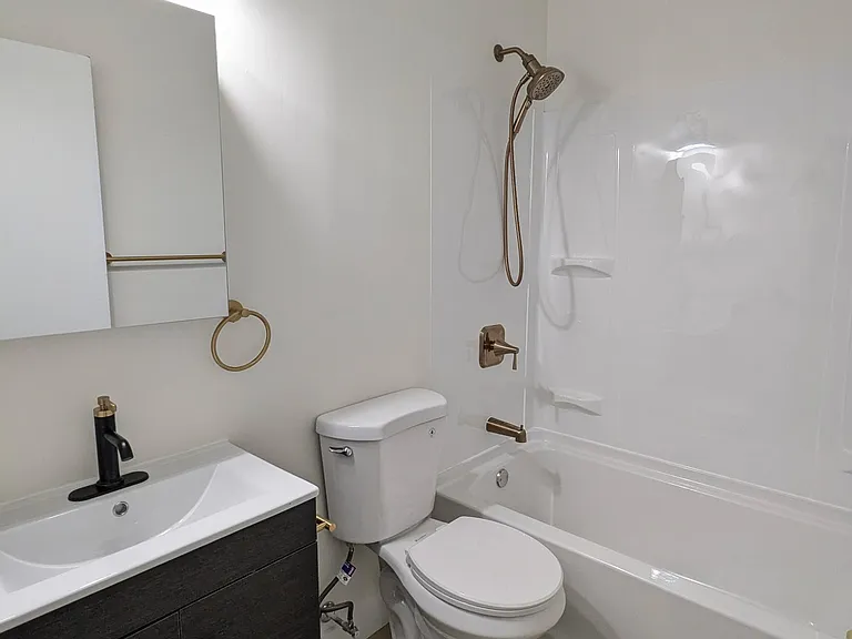 446 Perkins Ave #8H — Photo 11