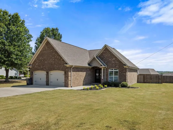 300 Rose St, Rogersville, AL 35652