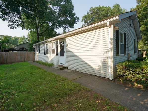 14 Arrow Rd, Norton, MA 02766