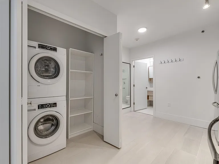 1425 Haro St #203 — Photo 12